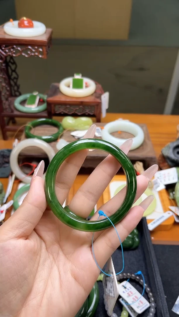 未镶嵌手镯和田玉俄料爆米花 56圈