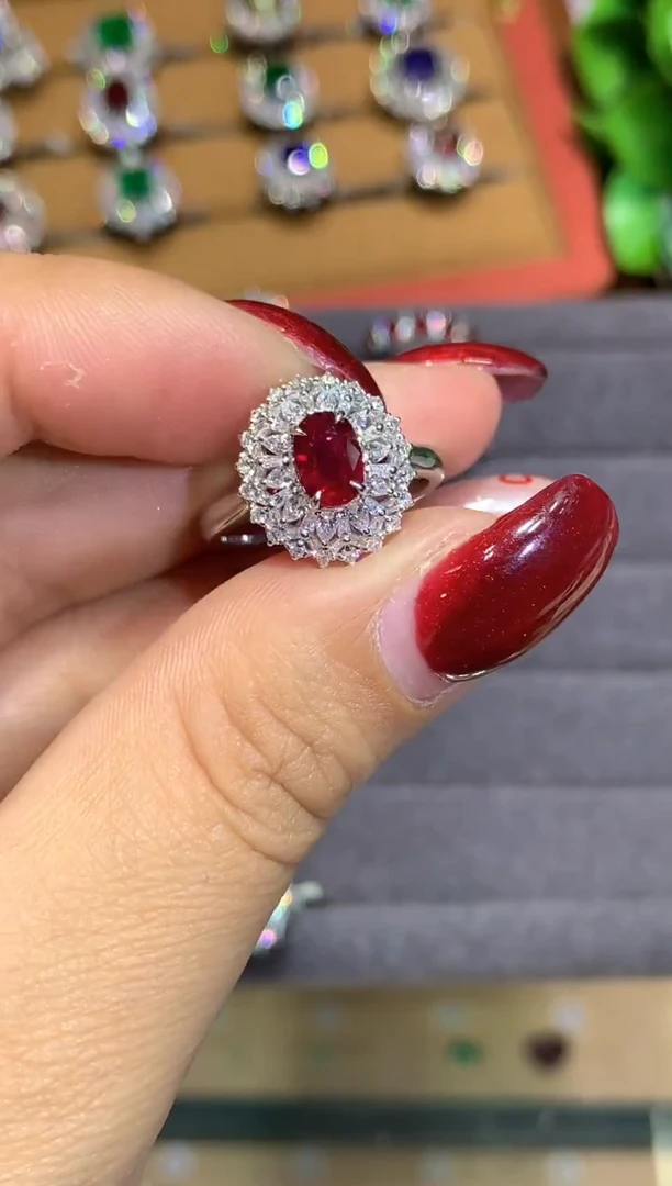 18K金镶嵌戒指红宝石1.05ct