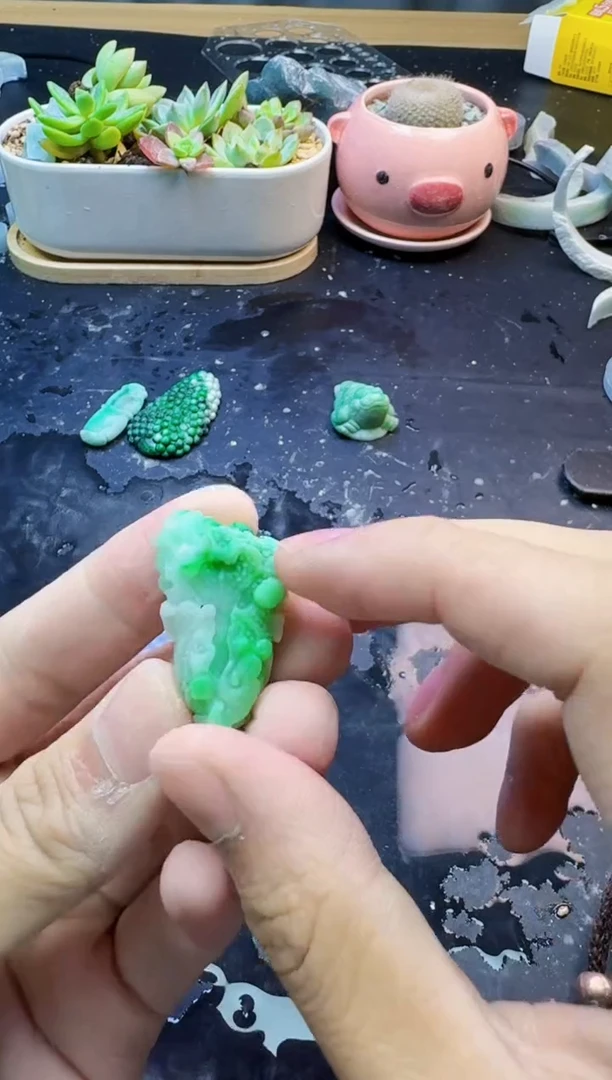 翡翠未镶嵌颈饰碧**天063天然缅甸A货翡翠