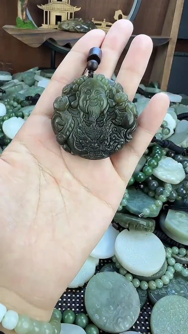 颈饰未镶嵌和田玉1