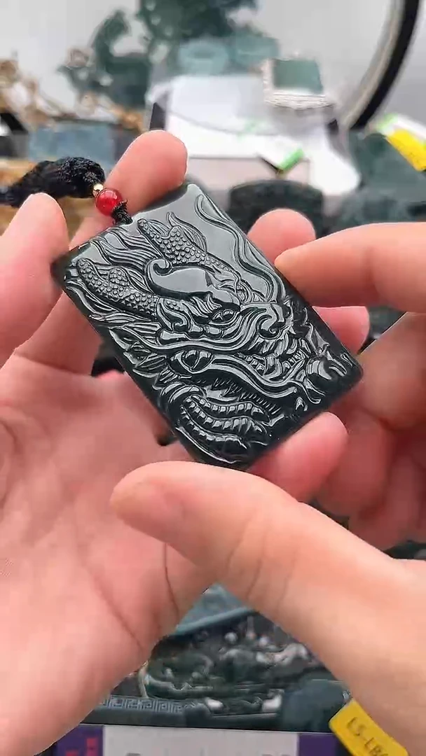 颈饰未镶嵌翡翠3