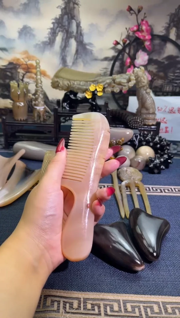 云南老白水光边手柄梳