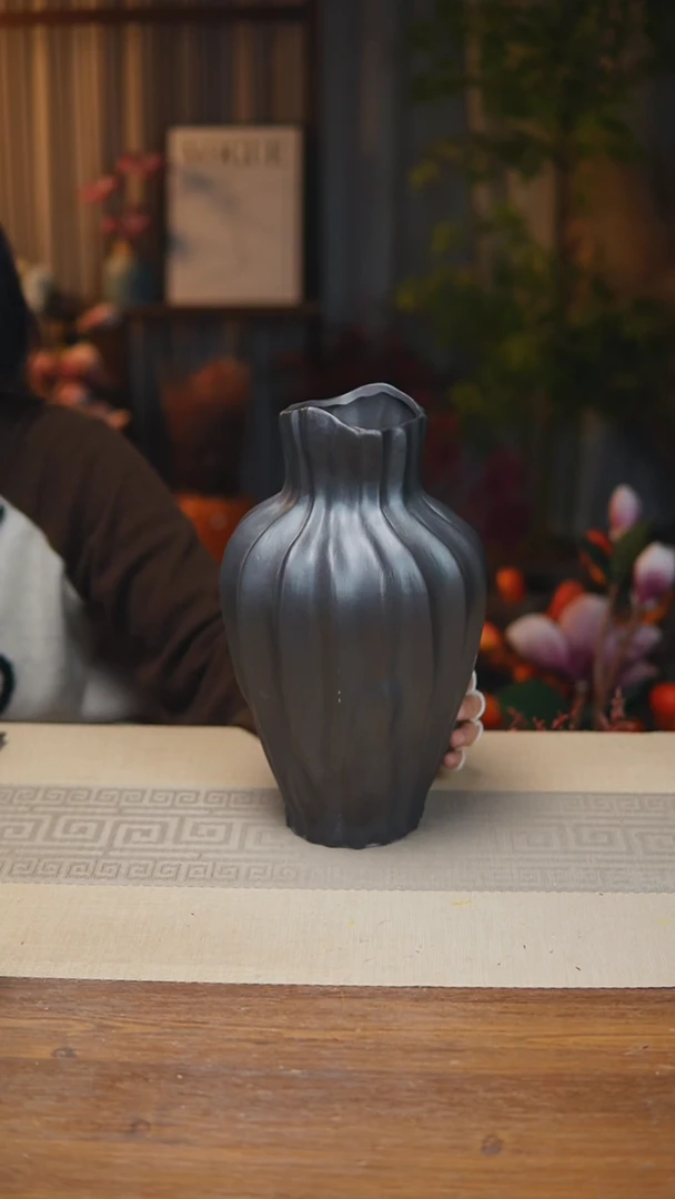 异形花器黑色高南瓜