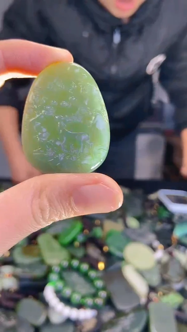 颈饰未镶嵌和田玉1