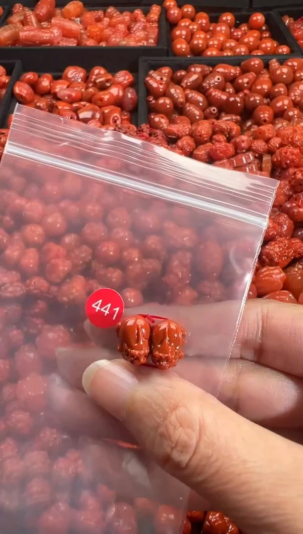 颈饰未镶嵌南红玛瑙1