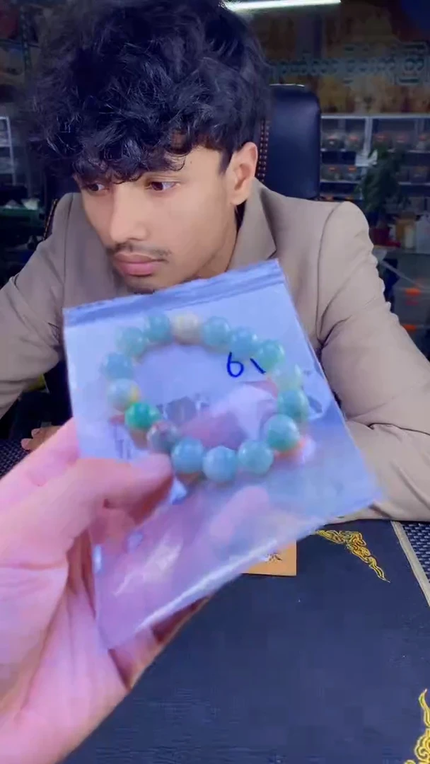 定制翡翠未镶嵌天然缅甸A货翡翠，多样性发货，拍一发一