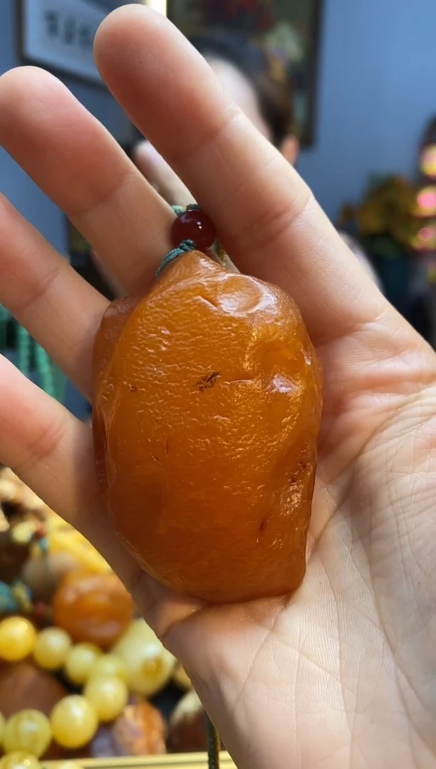 未镶嵌颈饰琥珀吊坠