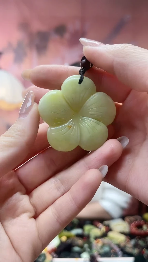 未镶嵌岫玉吊坠·