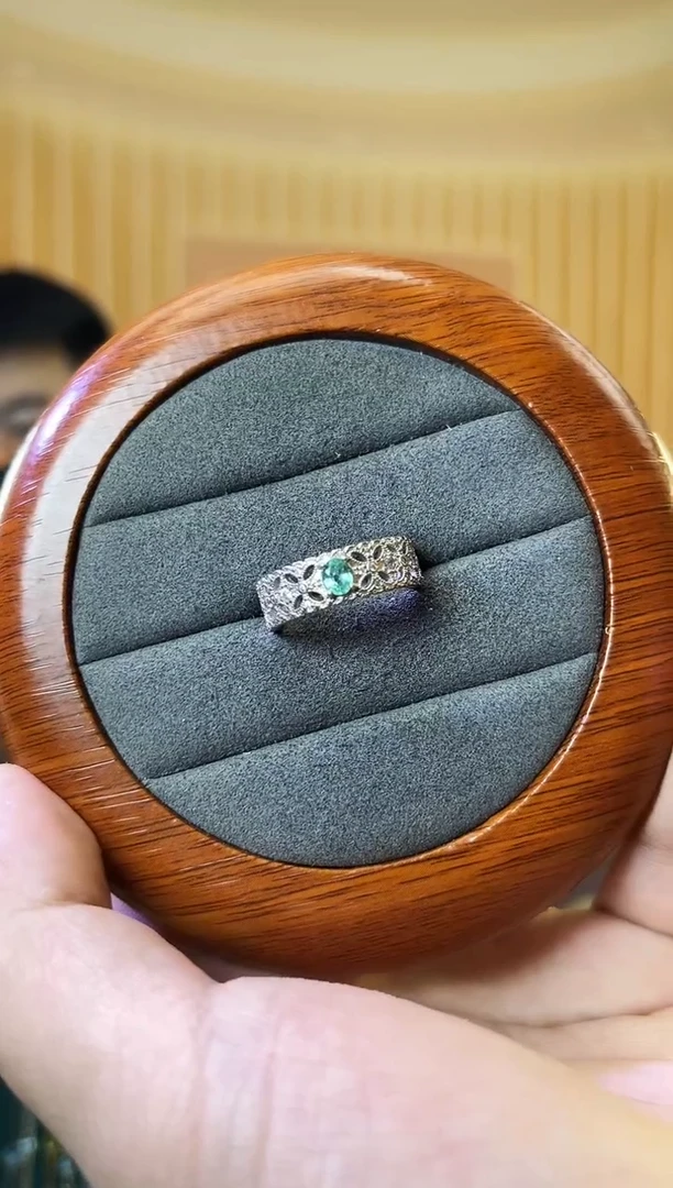 【闪购商品】祖母绿戒指银S925镶嵌祖母绿