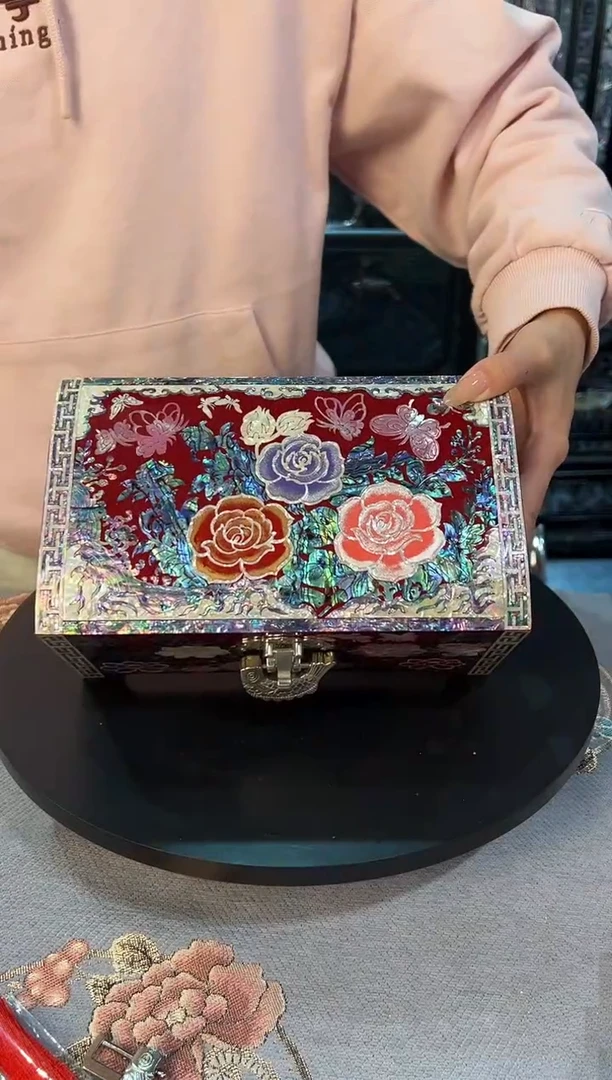 鱼锁绒布底·弘贝雅螺钿漆器文化馆