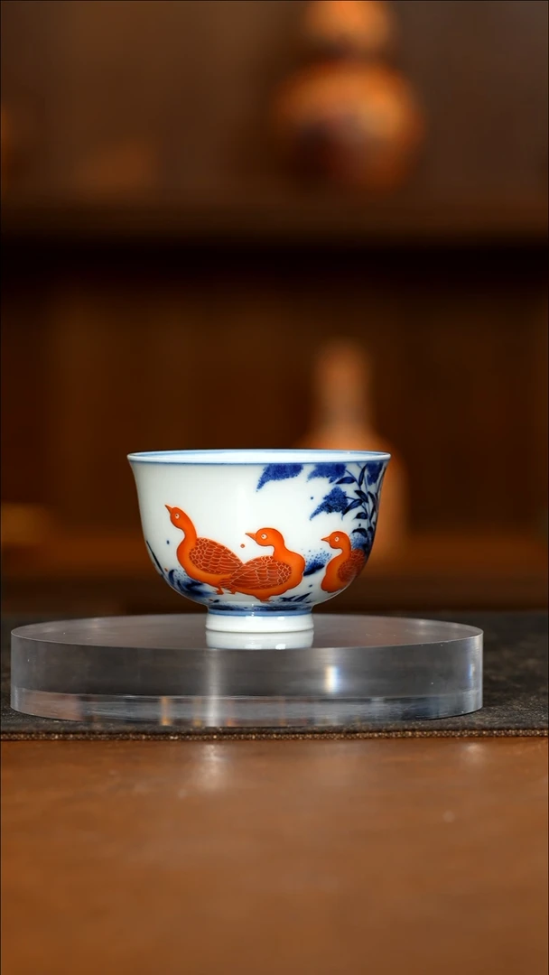 立明堂青花加老矾红彩雁雁掌上明珠杯
