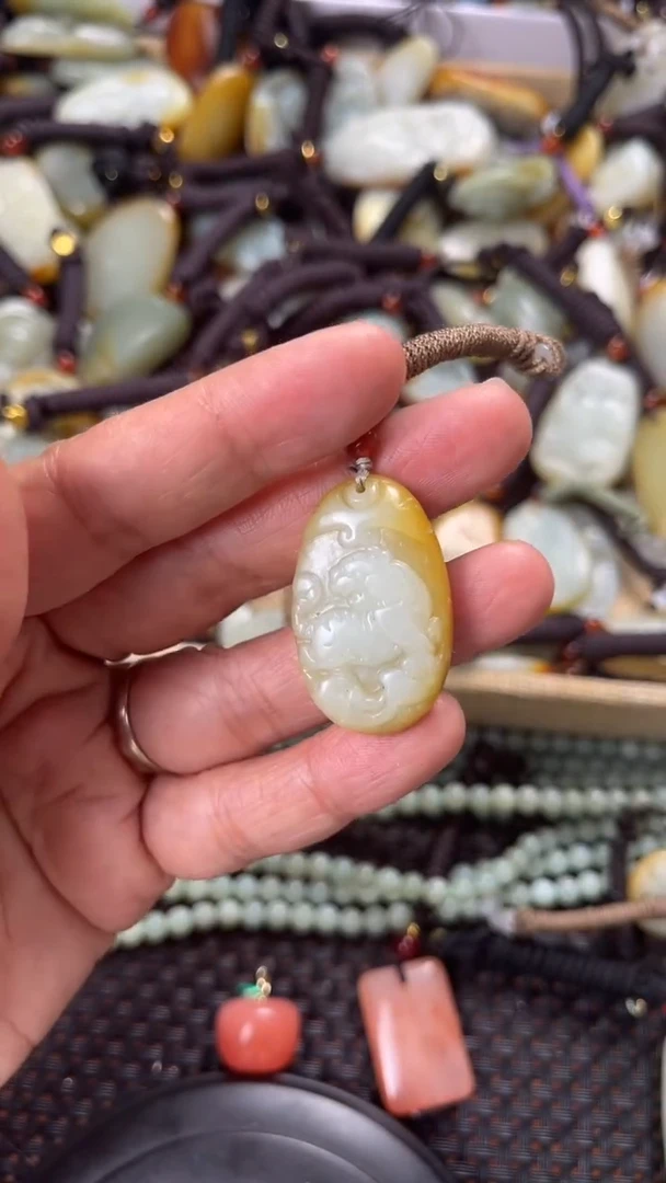 【闪购商品】和田玉颈饰未镶嵌多样性发货没有证书拍一发一有瑕