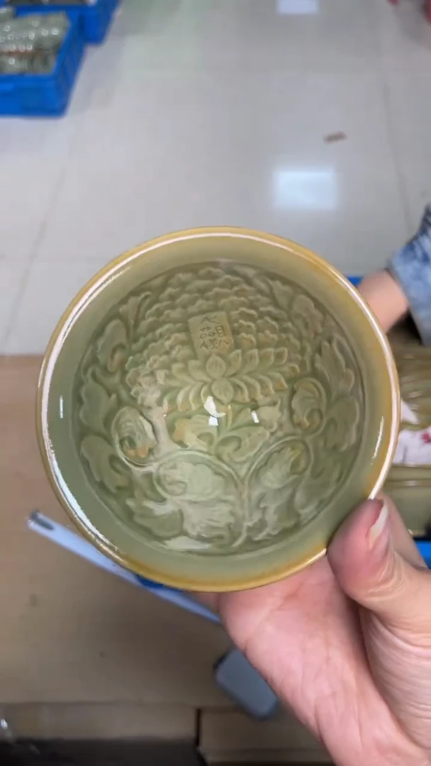 陶瓷橄榄绿大观斗笠盏  （一个）