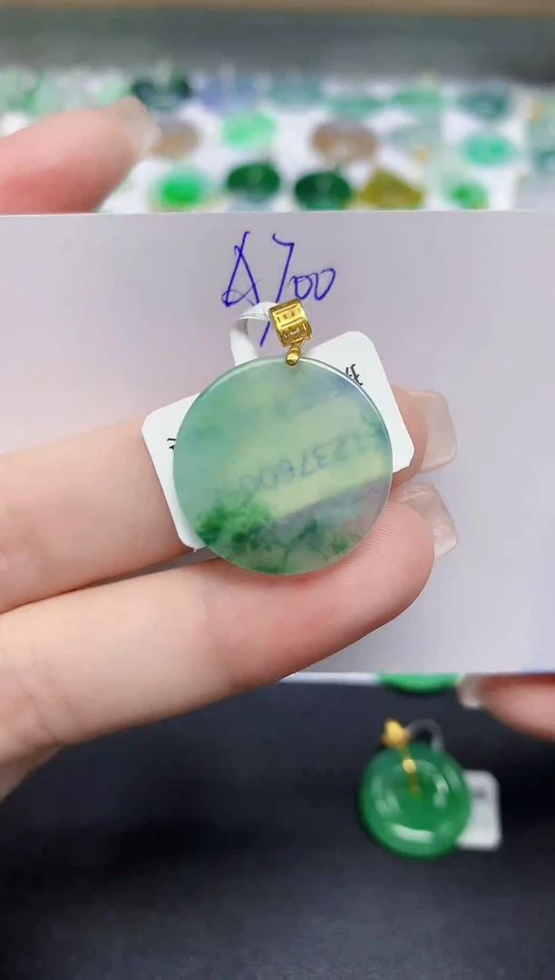 颈饰18K金镶嵌翡翠天然缅甸翡翠A货翡翠百元以上9元证书费自理