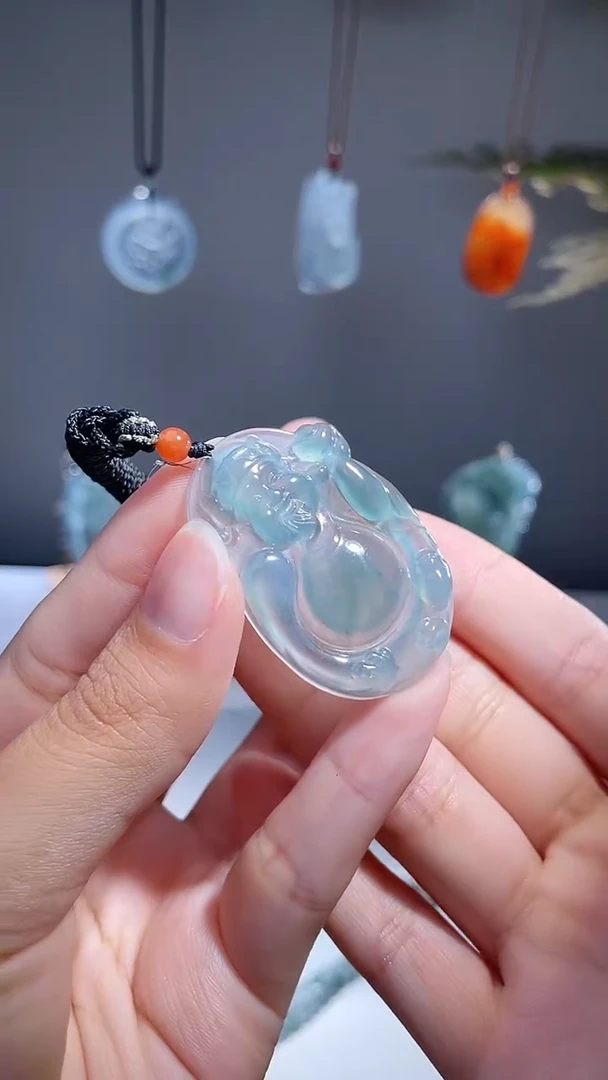 颈饰未镶嵌翡翠财神