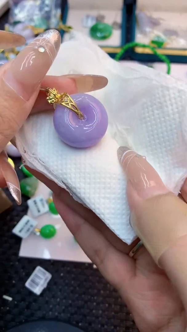 颈饰未镶嵌翡翠1