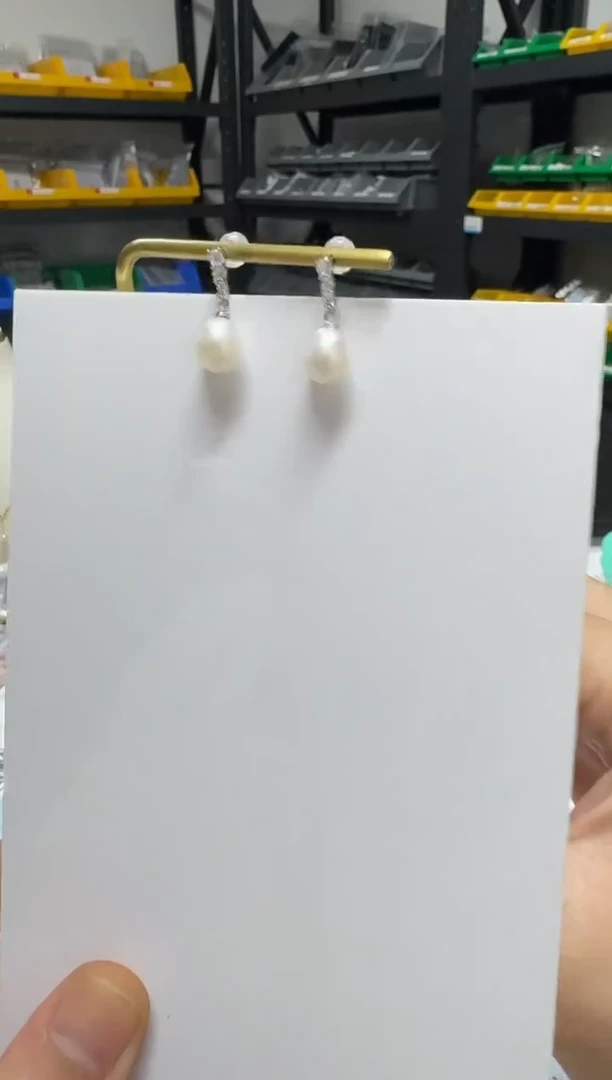 未镶嵌淡水珍珠耳饰8mm 水滴