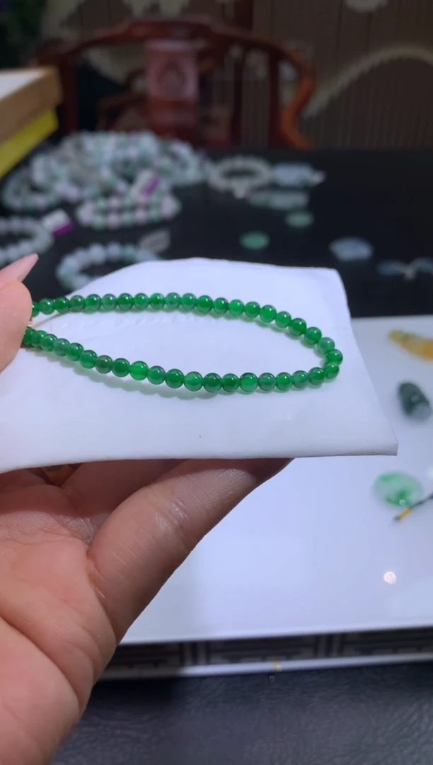 未镶嵌定制翡翠越**筋翡翠