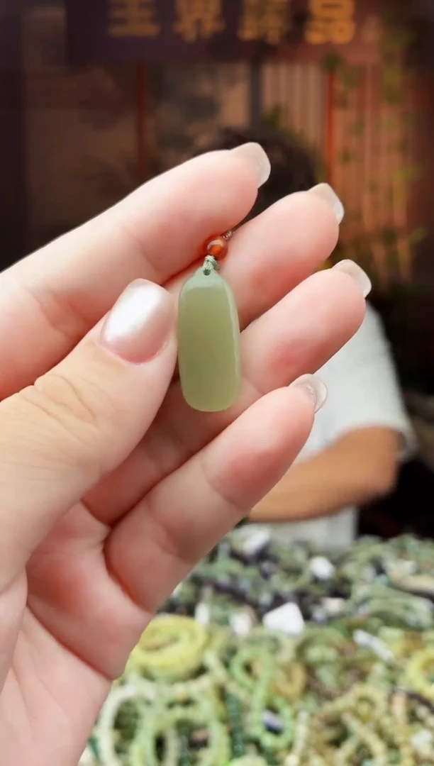 和田玉未镶嵌颈饰拍一发一