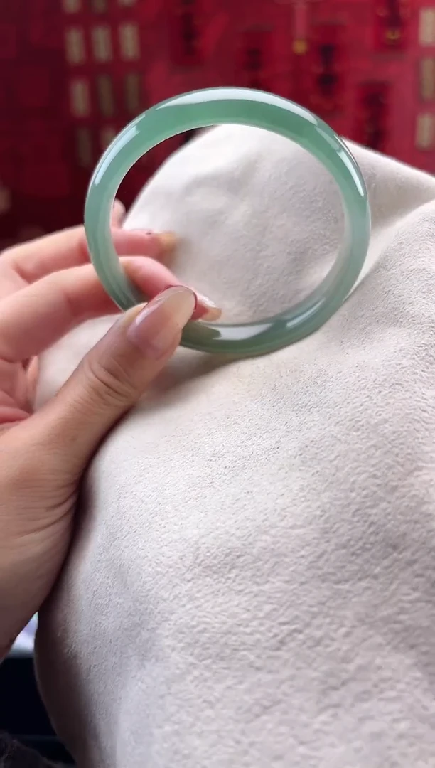 【闪购商品】翡翠手镯未镶嵌手镯