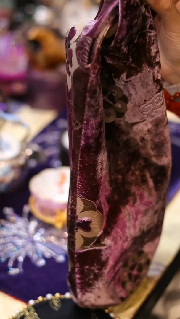 【闪购商品】摆件山怂阿卿直播间@@丝绒包