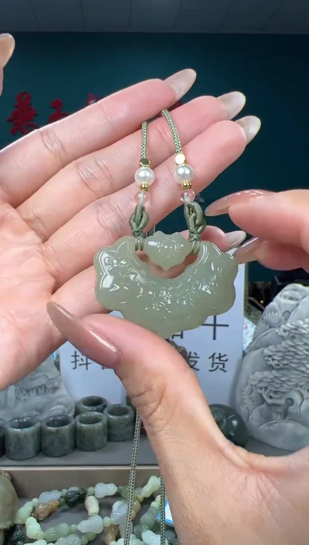 颈饰未镶嵌和田玉和田玉