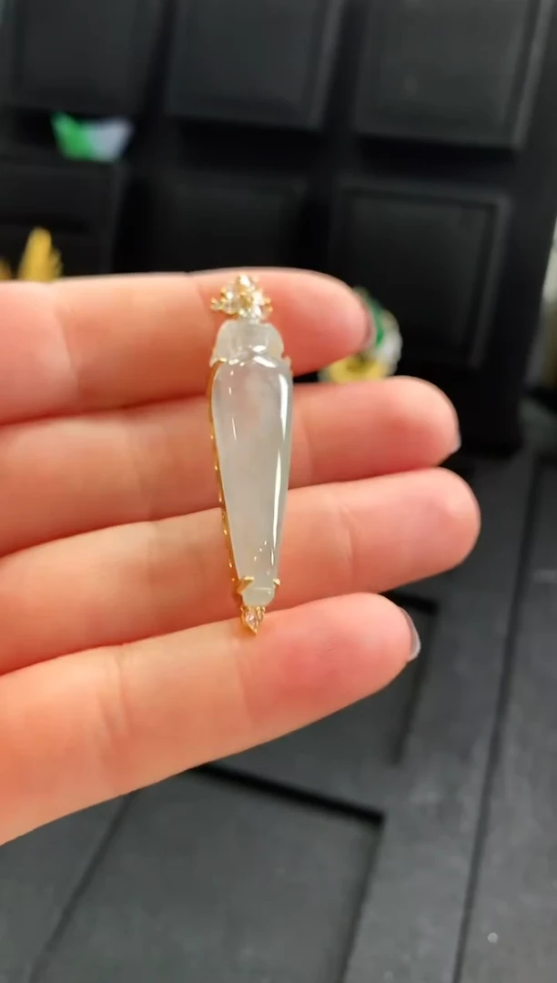 【闪购商品】翡翠吊坠(不含链)18K金镶嵌吊坠