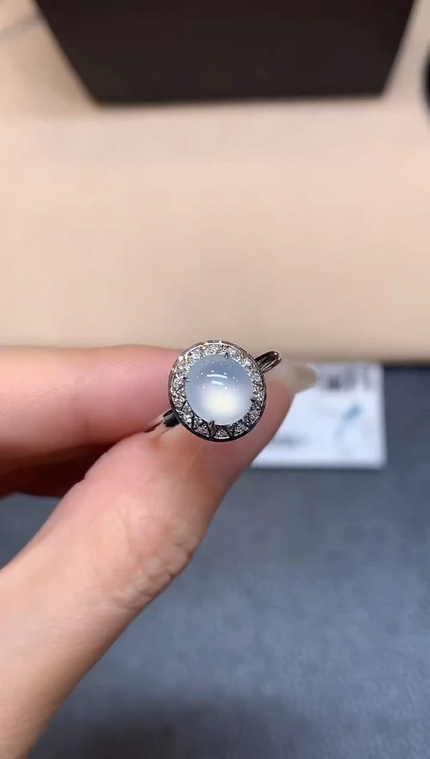 18K金镶嵌戒指翡翠蛋面【无服务费