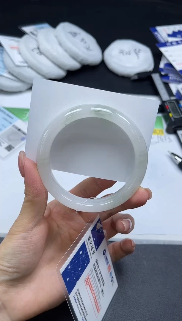 未镶嵌手镯石英质玉093-5859