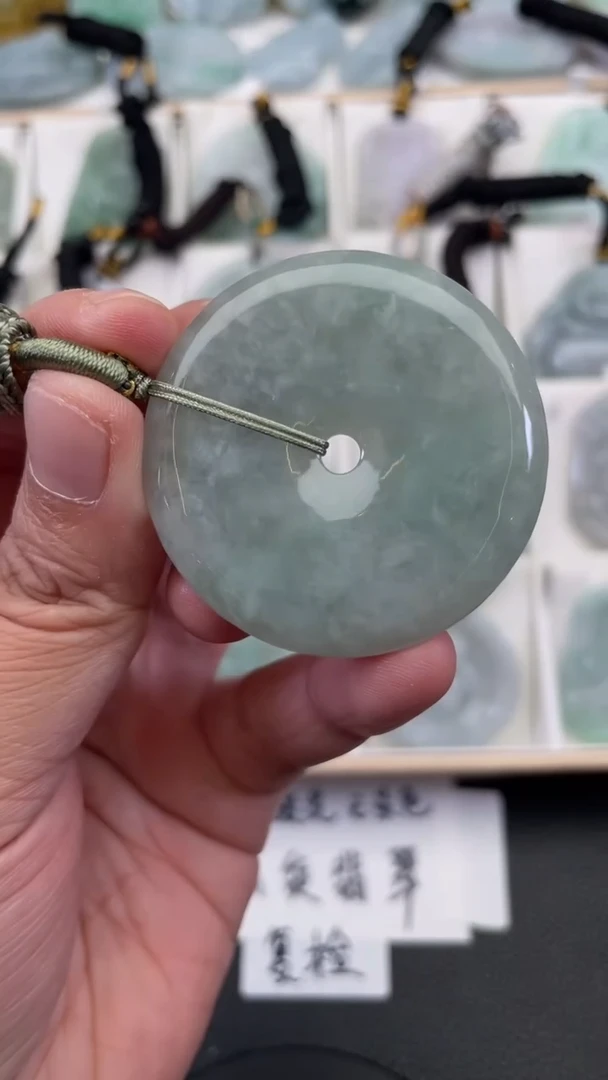 颈饰未镶嵌翡翠天然缅甸翡翠A货48