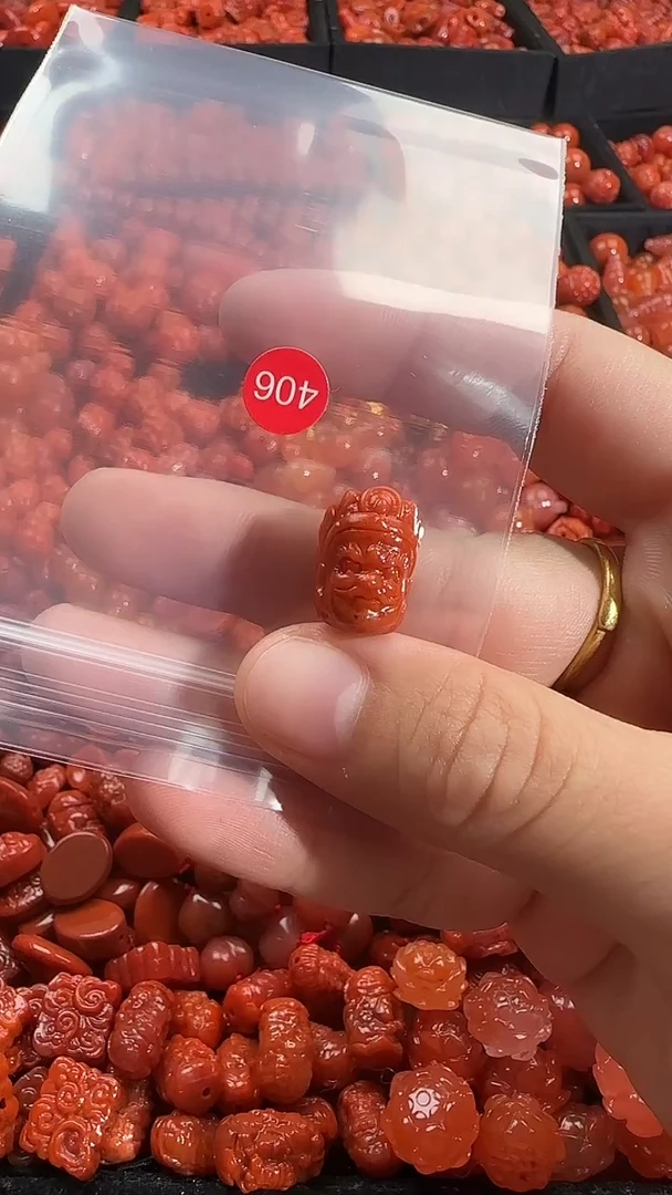 颈饰未镶嵌南红玛瑙1