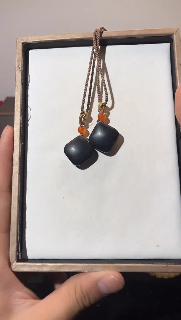 未镶嵌和田玉挂件小方糖吊坠