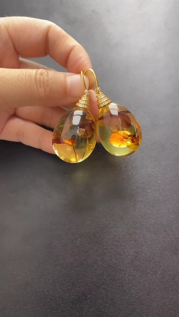 裸石琥珀未镶嵌耳坠