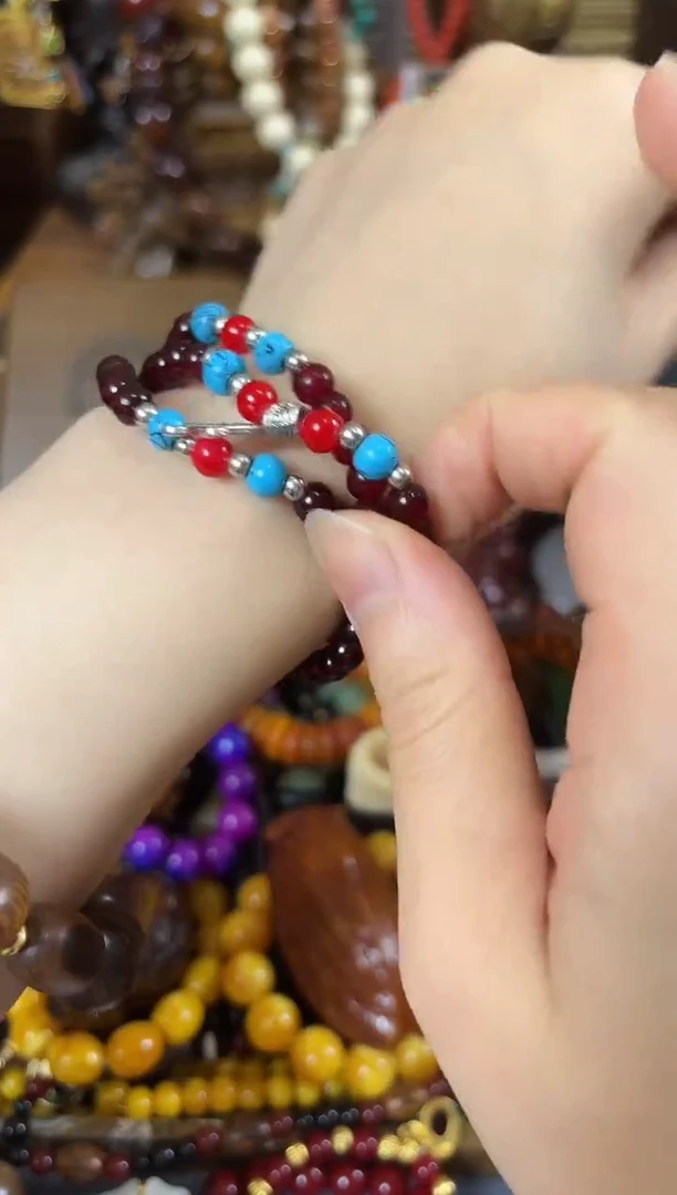 未镶嵌颈饰蜜蜡..................