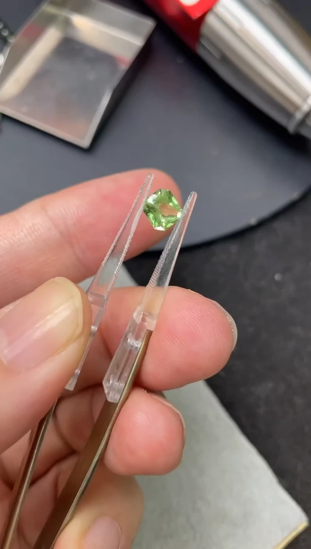 【闪购商品】石榴石裸石未镶嵌1.14克拉薄荷榴石