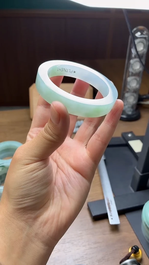 未镶嵌手镯定制翡翠小****8定制