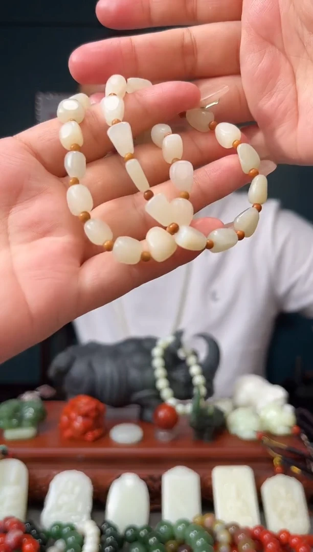 和田玉未镶嵌颈饰手串 多样性发拍一发一