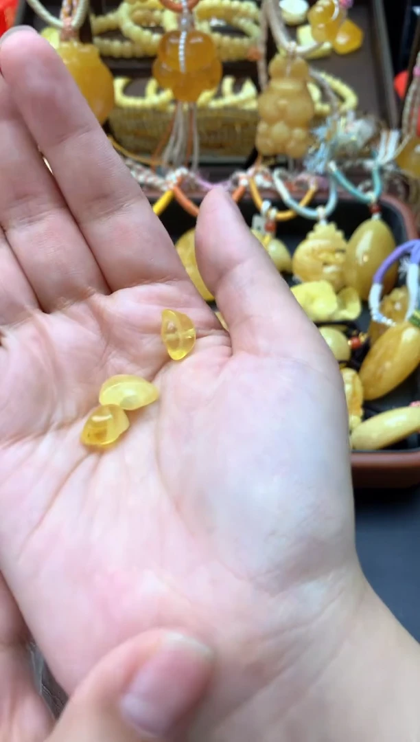 【闪购商品】未镶嵌琥珀珠宝奇石071琥珀蜜蜡3个一起