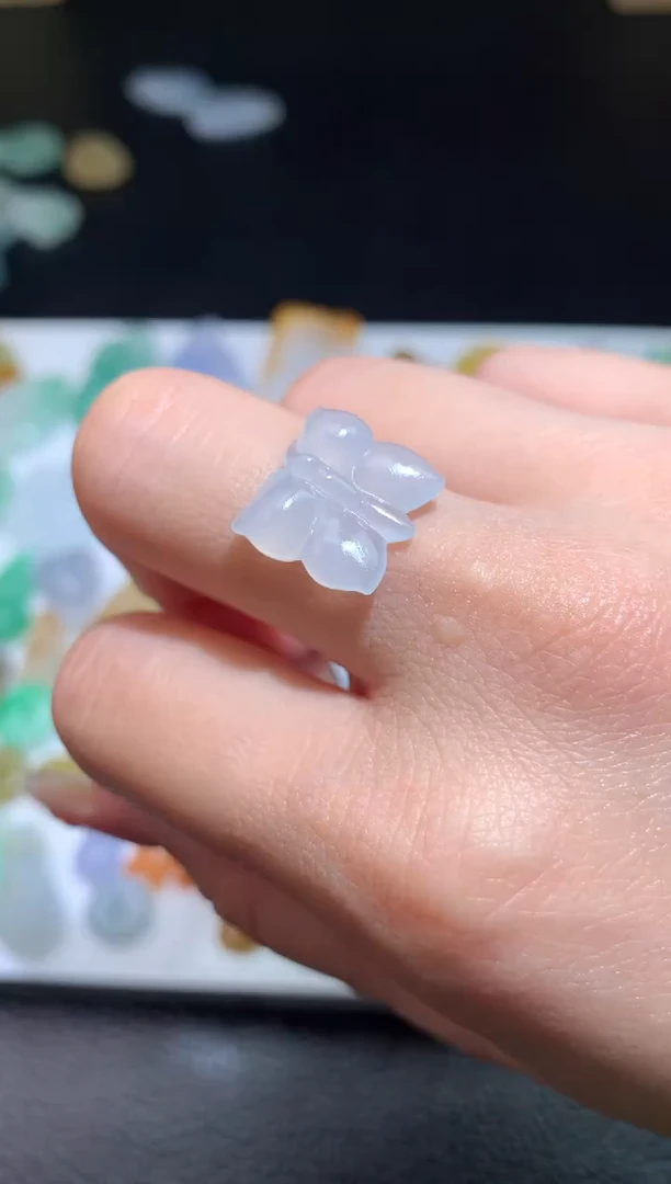 定制翡翠未镶嵌蝴蝶