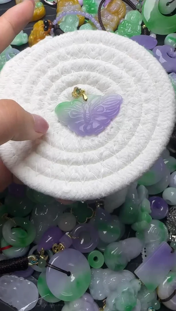颈饰未镶嵌翡翠缅甸翡翠吊坠