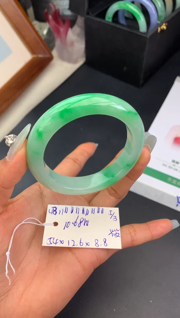 【闪购商品】翡翠手镯未镶嵌玉手镯