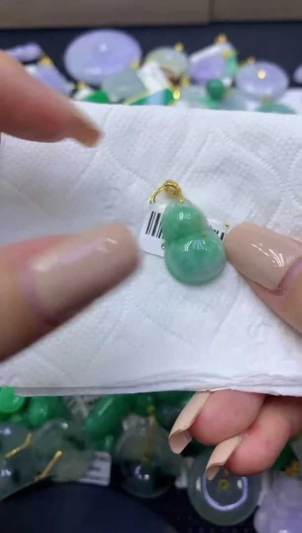 颈饰未镶嵌翡翠天然缅甸翡翠A货