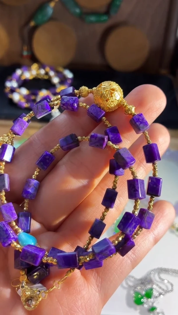 苏纪石（舒俱来）18K金镶嵌颈饰颈饰