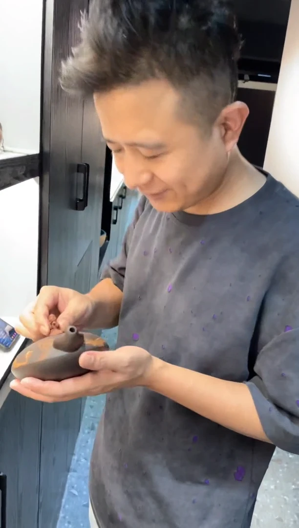 紫砂其他@@T*BM101001袁子鸣捷豹壶1