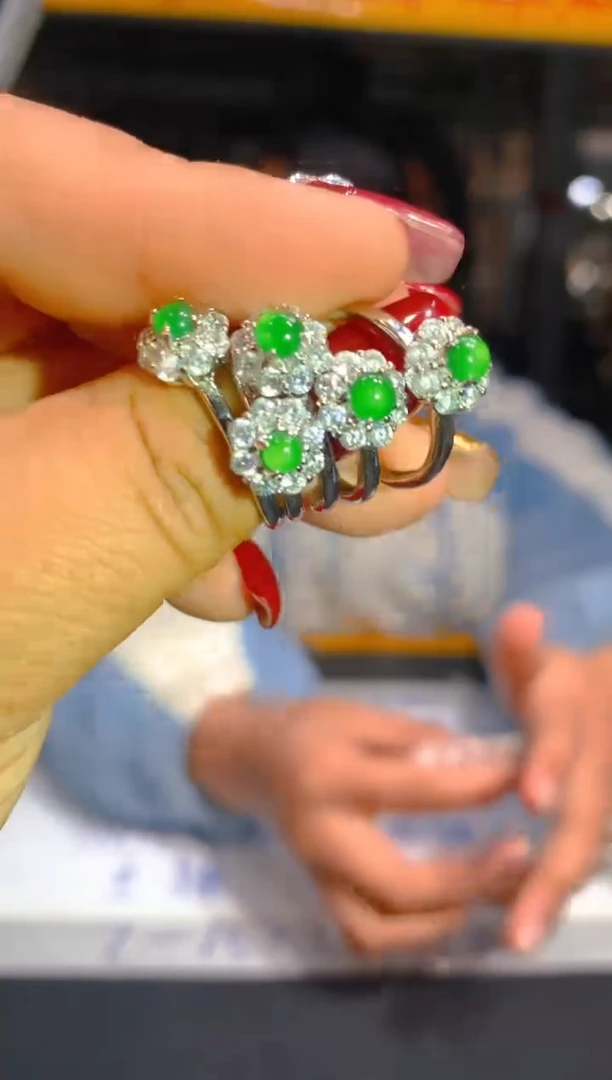 【闪购商品】定制翡翠未镶嵌1定制翡翠-多样性发货（发其一）