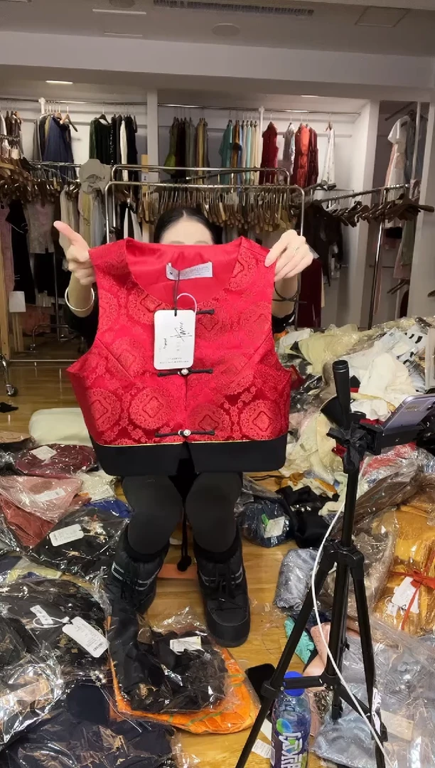 马甲       M码       80-105斤