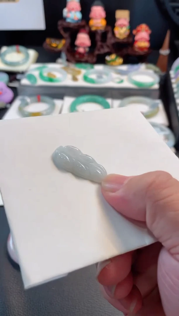 翡翠手镯未镶嵌62有纹裂