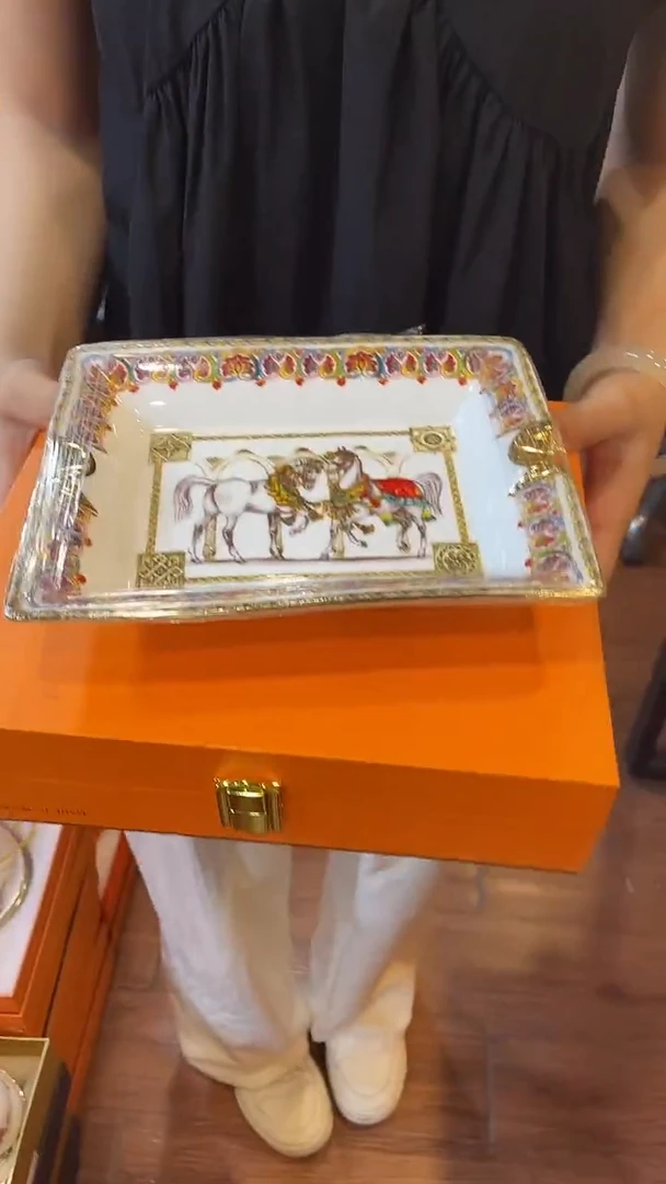 杯鸿辉家品牌瓷器，京东包邮！