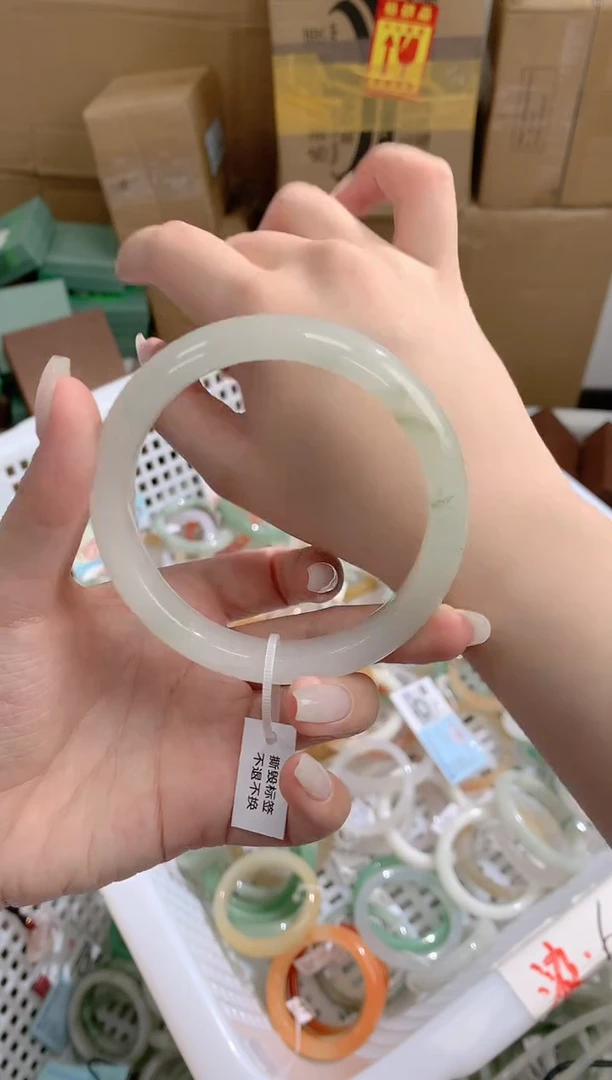 石英质玉手镯未镶嵌K148-63