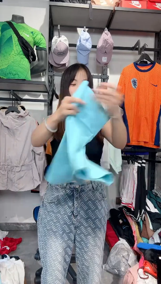 1214       编码 瑕疵款直播间过款为准 尺码M